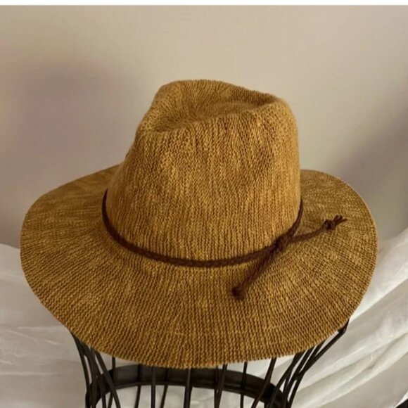Altar'd State Accessories - Embrace Summer Style & Sun Protection with the Barts Arday Hat!
